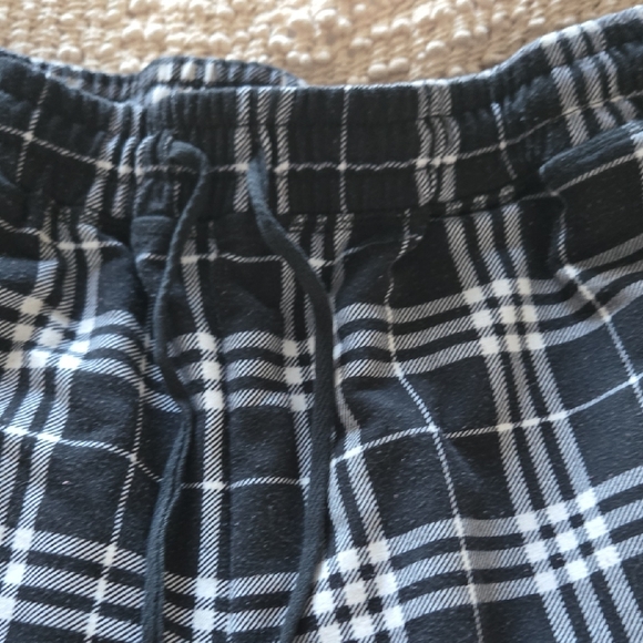 LulaRoe Plaid Jax Joggers -large - Picture 3 of 10